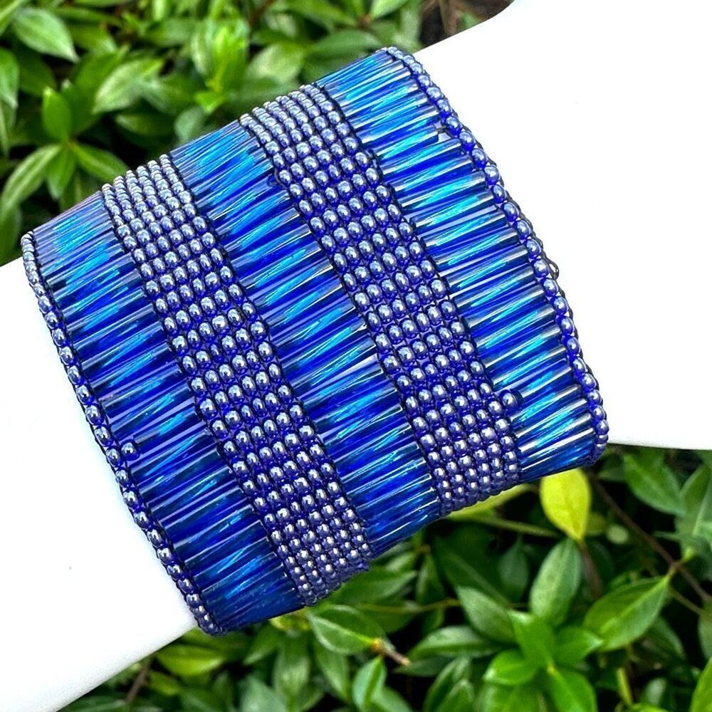 Blue beaded wide beaded bracelet
